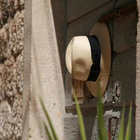 Sime's Down Town Konukevi Hvar Town