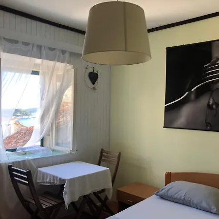 Konukevi Sime's Down Town Hvar Town