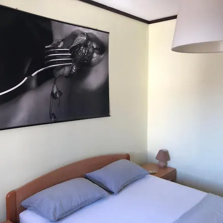 Sime's Down Town Konukevi Hvar Town